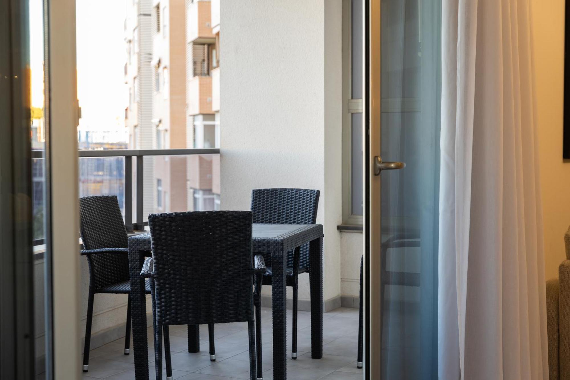 Guillman Suites Alicante Luaran gambar
